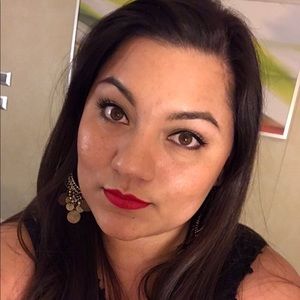 Meet your Posher, Alexandra